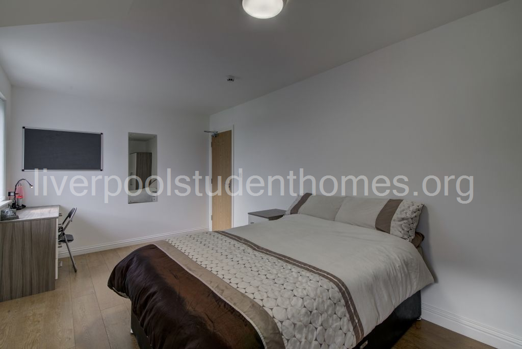 Room Shaw Street in Liverpool