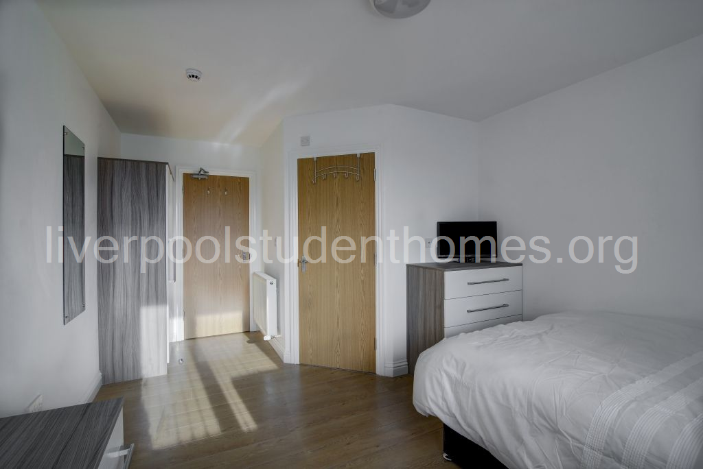 Room Shaw Street in Liverpool