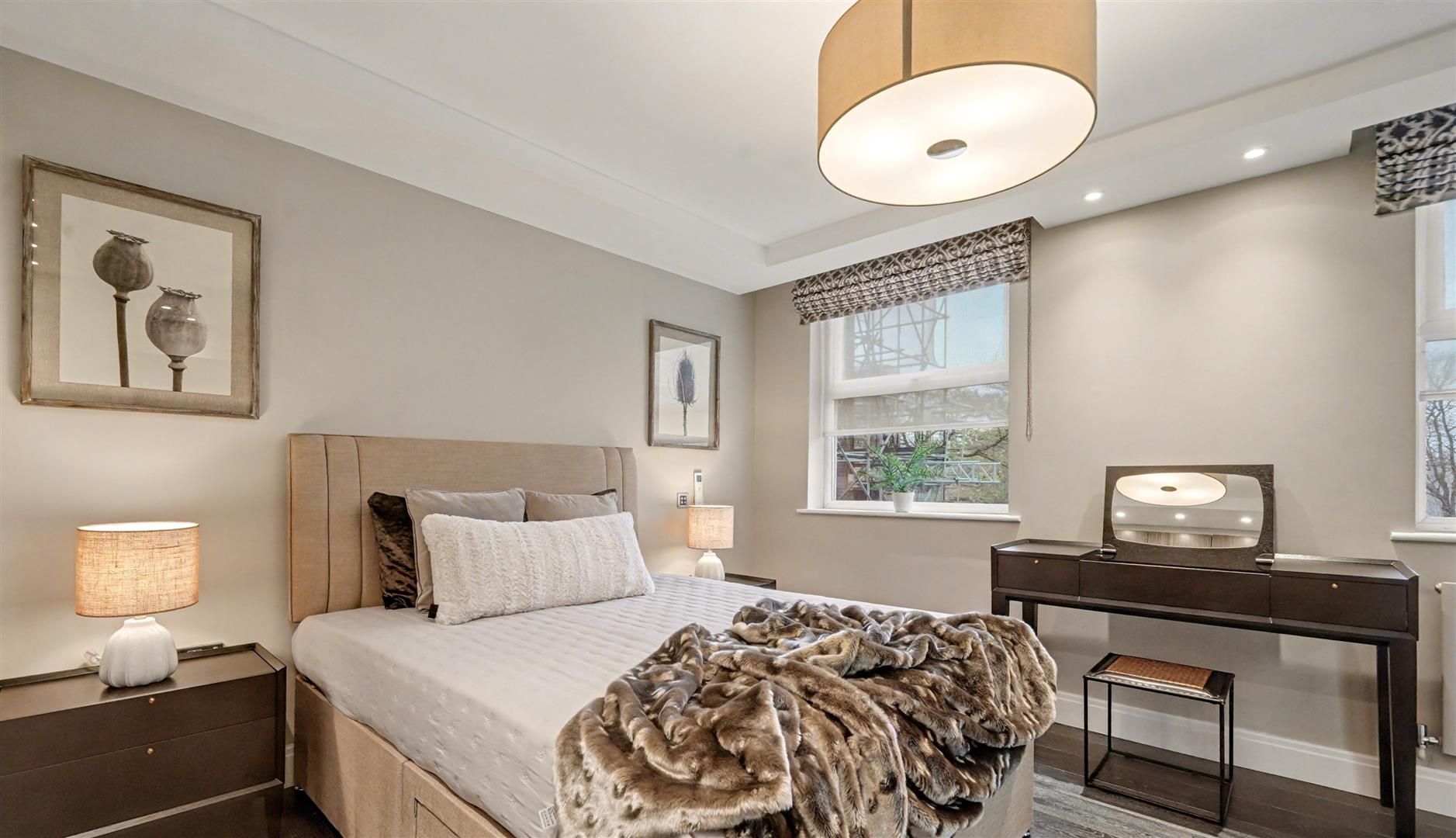 Flat Boydell Court in London