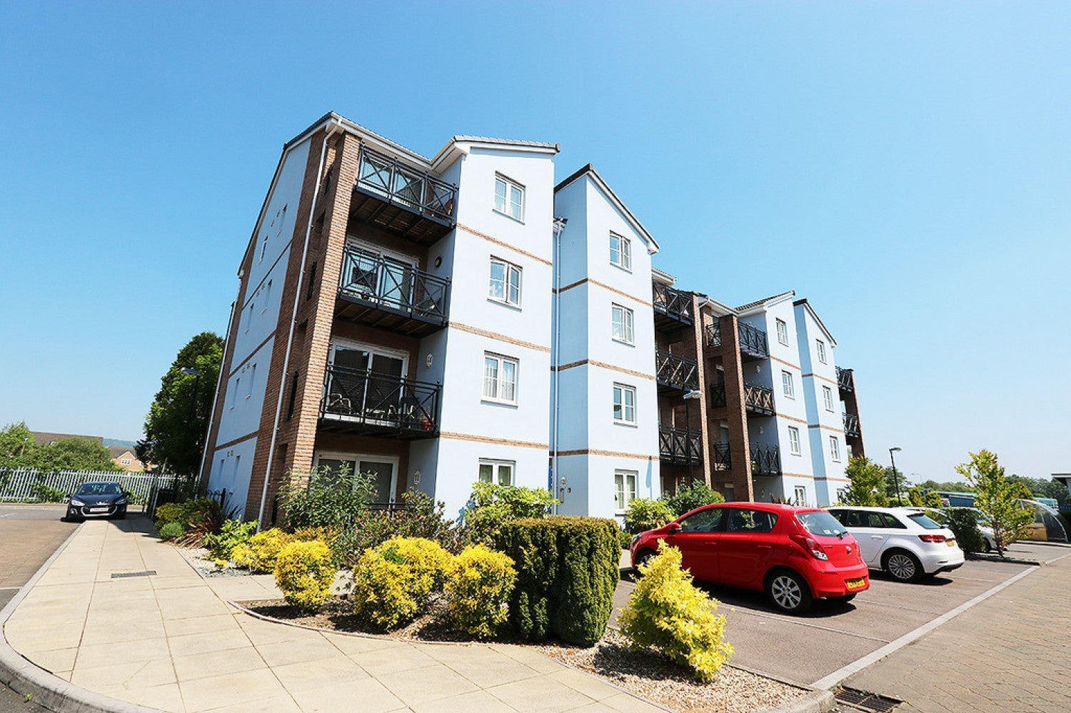 Flat Pentland Close in Cardiff