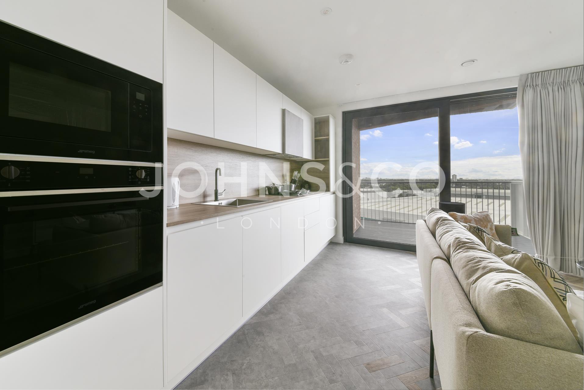 Flat Gillender Street in Greater London
