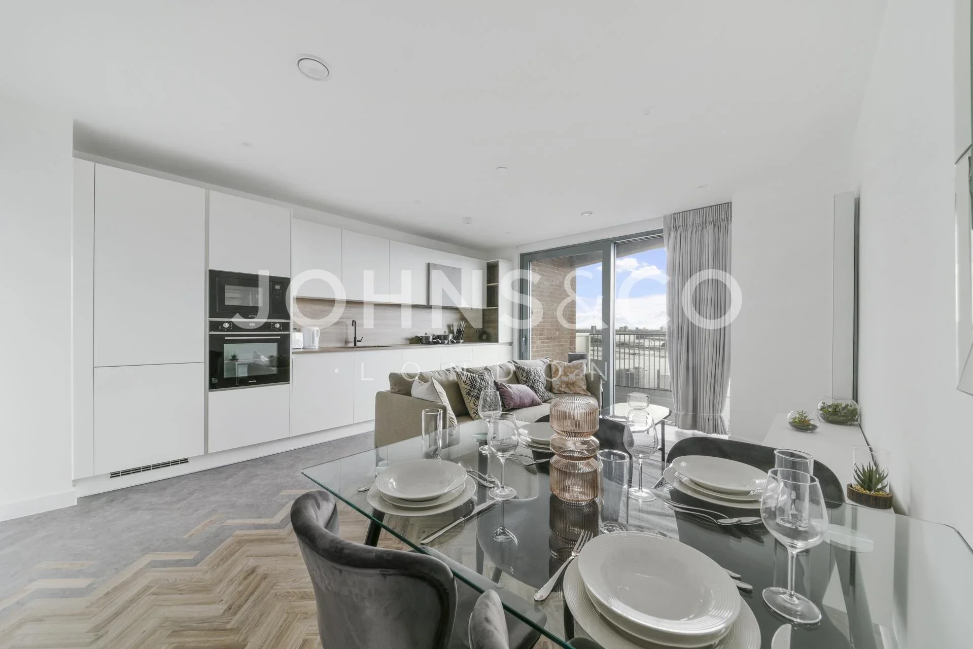 Flat Gillender Street in Greater London