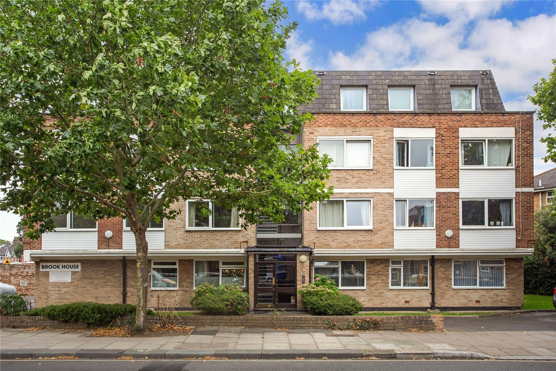 Flat London Road in Greater London