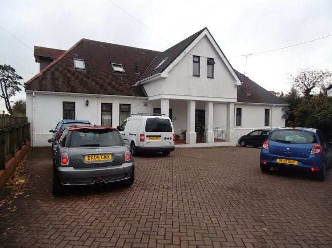 Flat Cyncoed Road in Cardiff