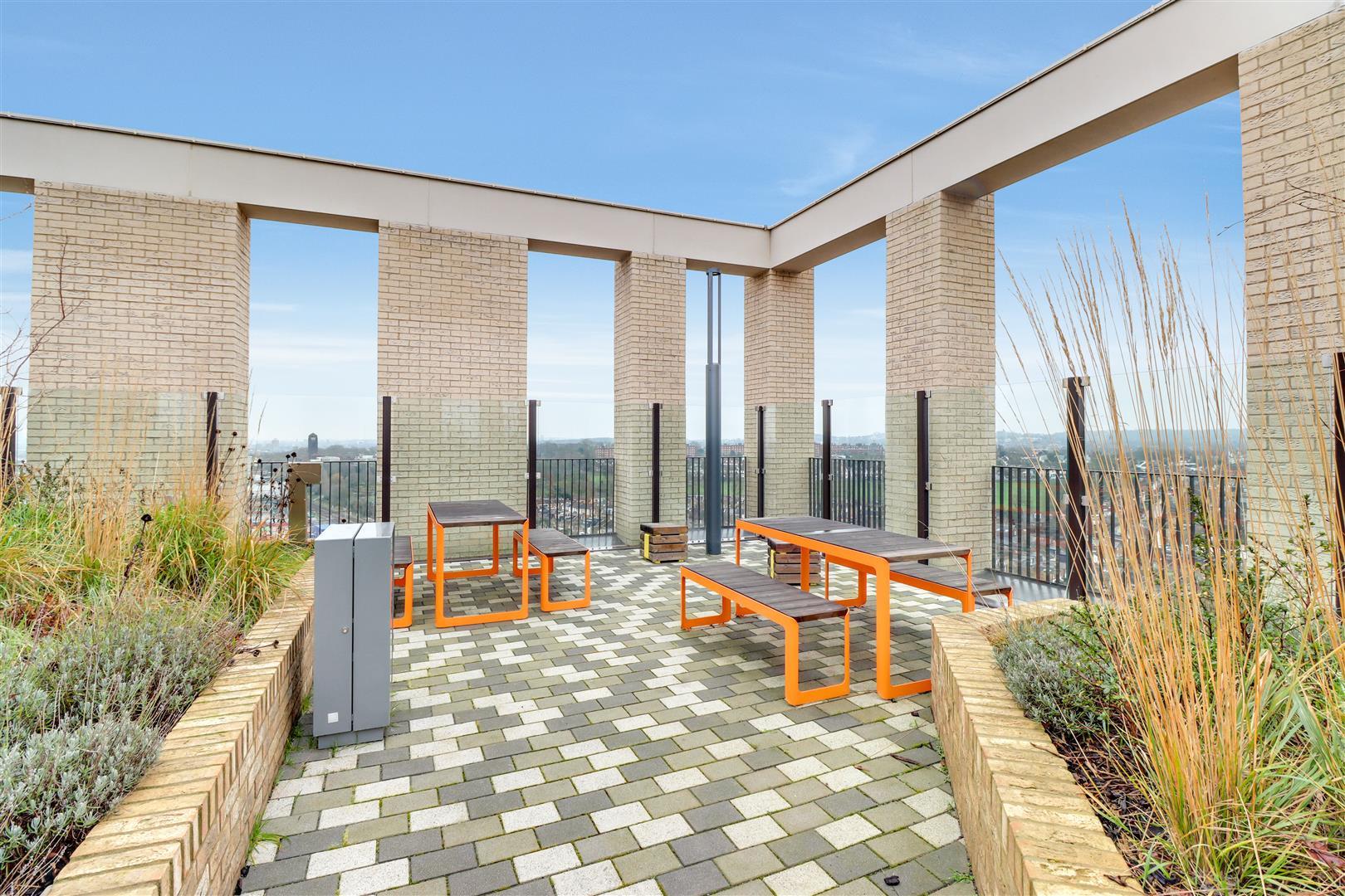 Flat Herne Hill Road in Greater London