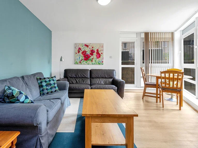 Flat Allanfield Place in City of Edinburgh