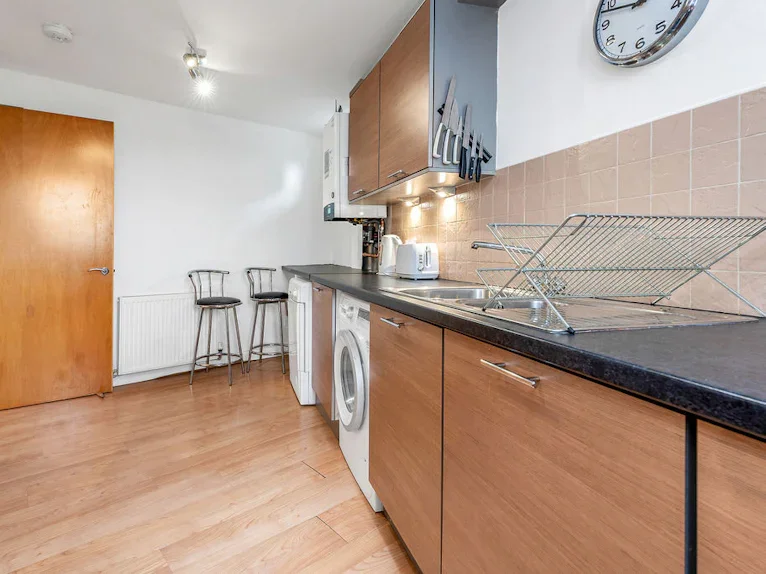 Flat Allanfield Place in City of Edinburgh