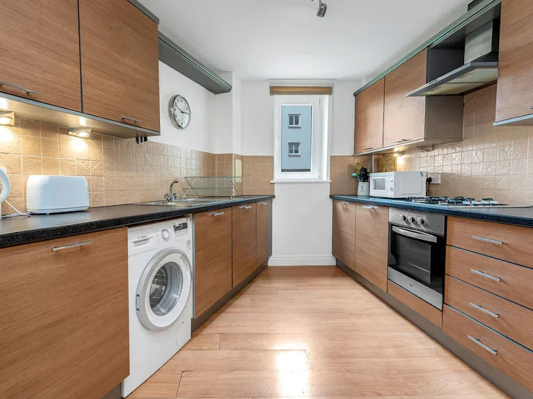 Flat Allanfield Place in City of Edinburgh