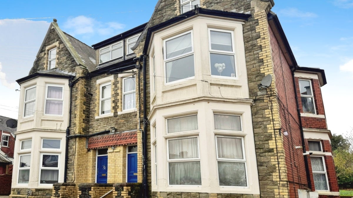 Flat Brynhyfryd Road in Newport