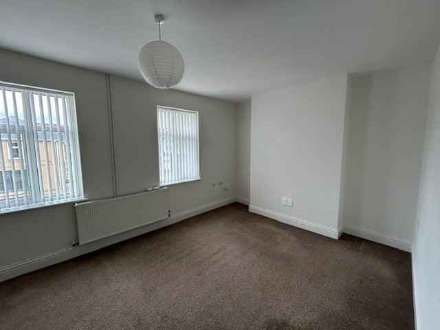 Flat Gower Road in Swansea