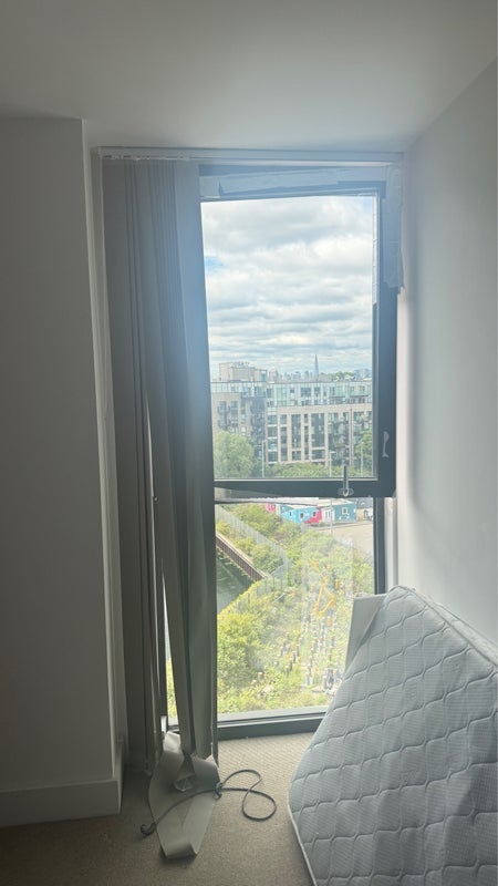 Room Marshgate Lane in Greater London