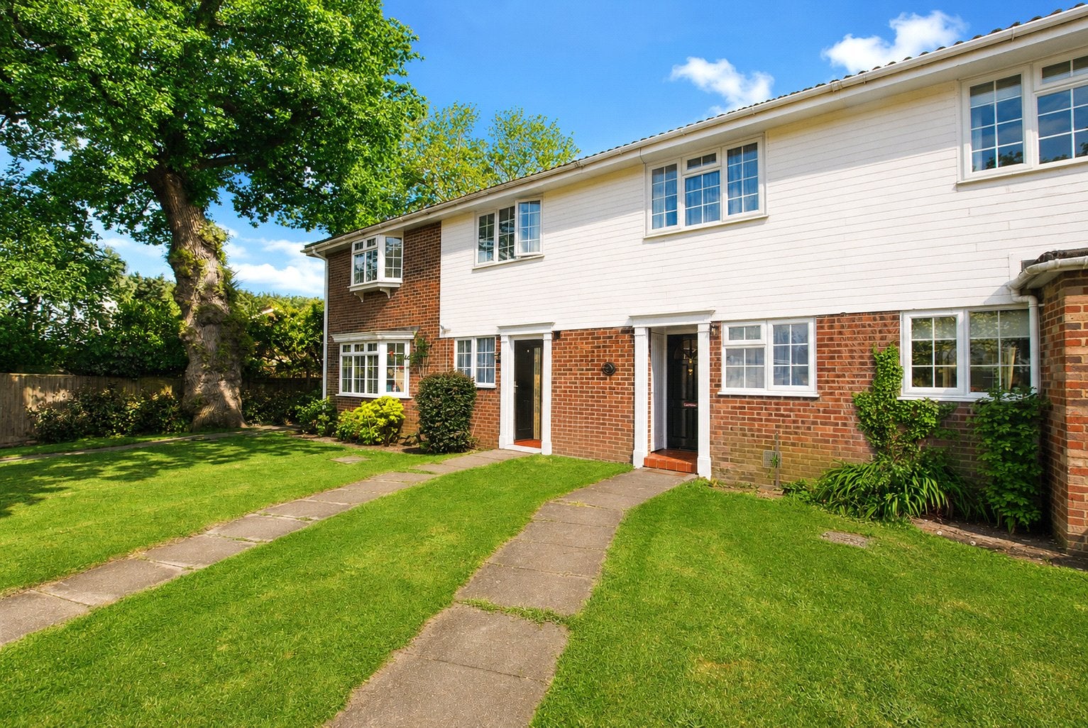 House Weydown Close in Guildford