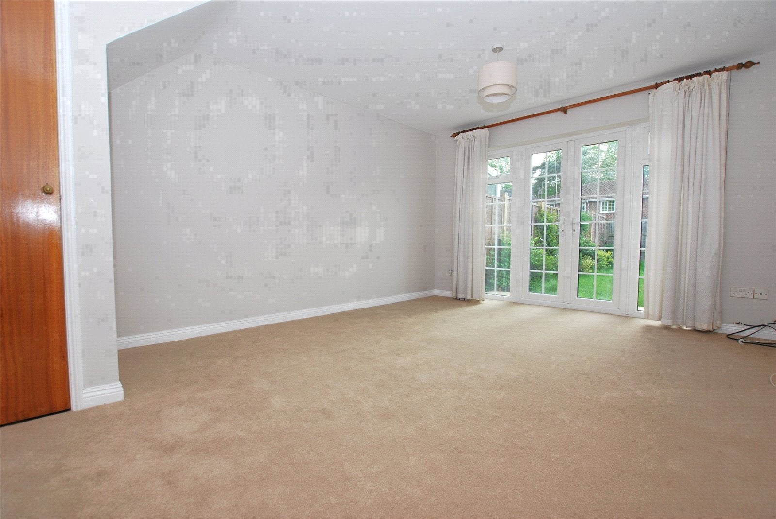 House Weydown Close in Guildford