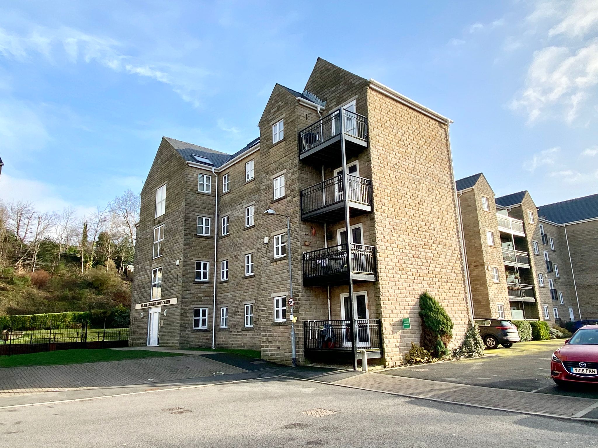 Flat West End Terrace in Calderdale