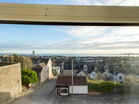 Flat Brooklands Terrace in Swansea
