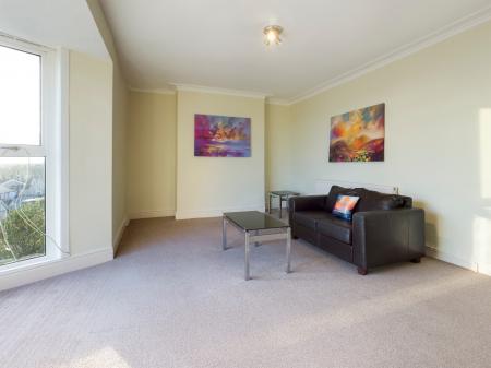 Flat Brooklands Terrace in Swansea