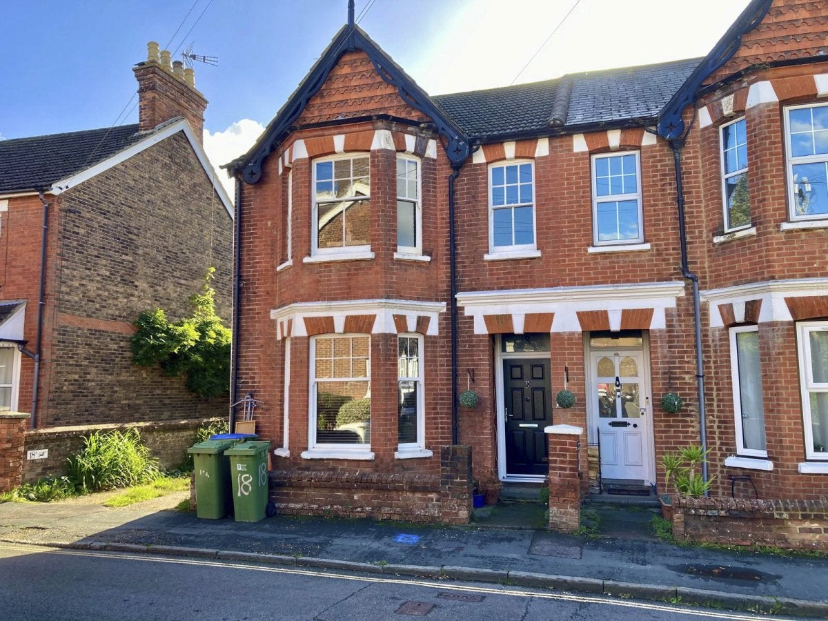 Flat Wellington Road in Horsham