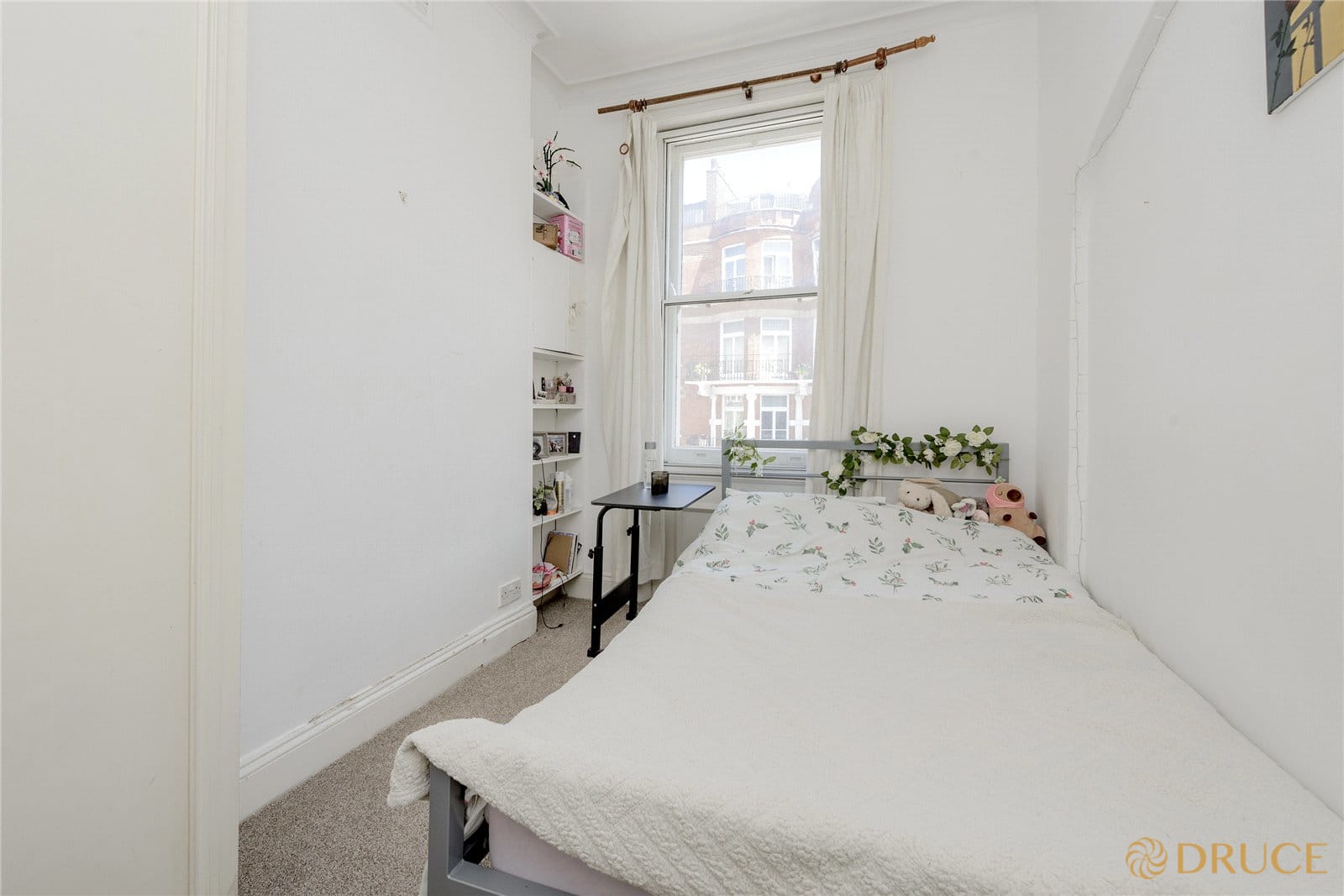 Flat Earl's Court Road in Greater London