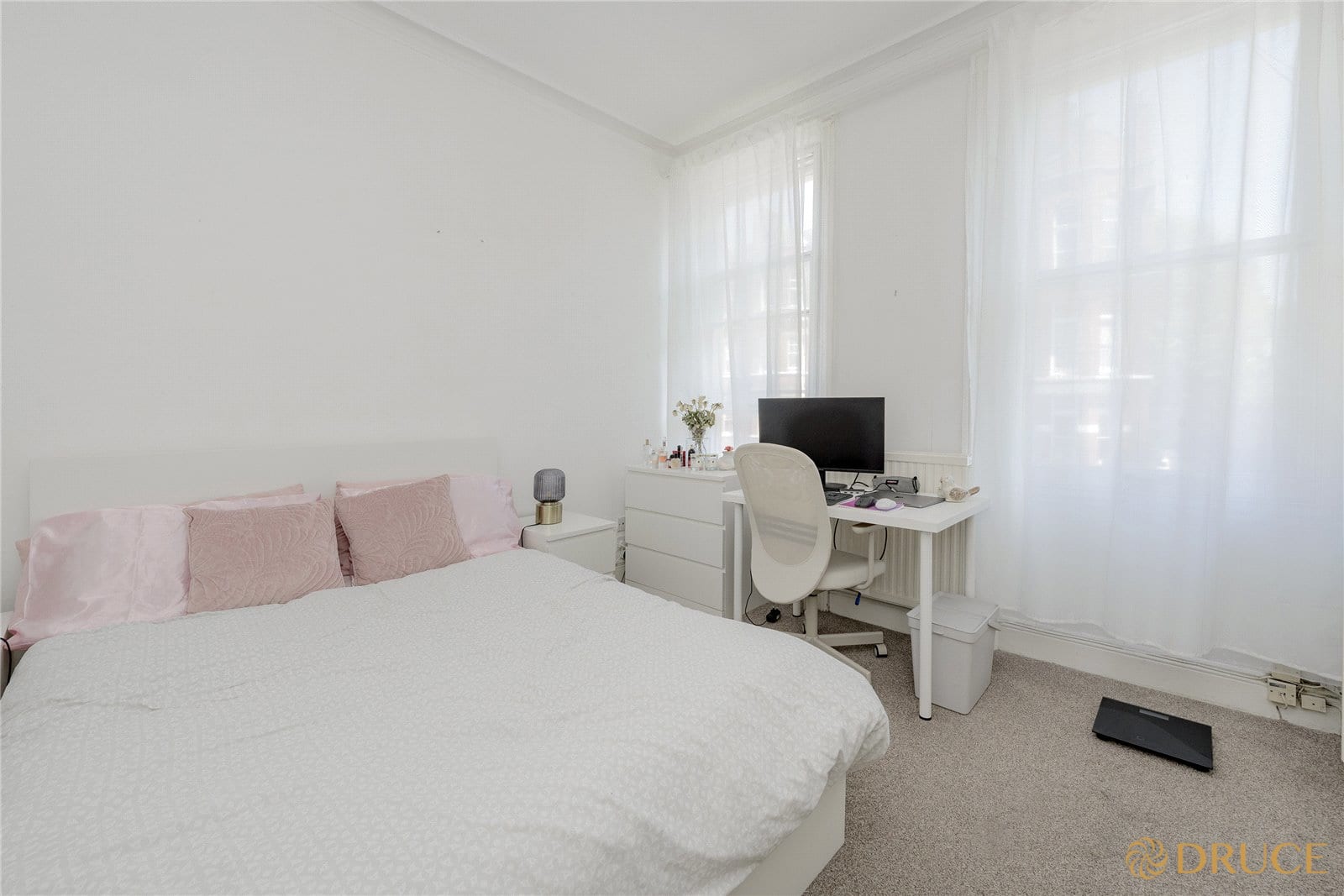 Flat Earl's Court Road in Greater London