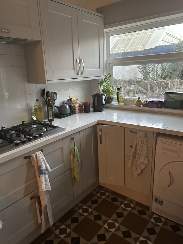 Room Monthermer Road in Cardiff
