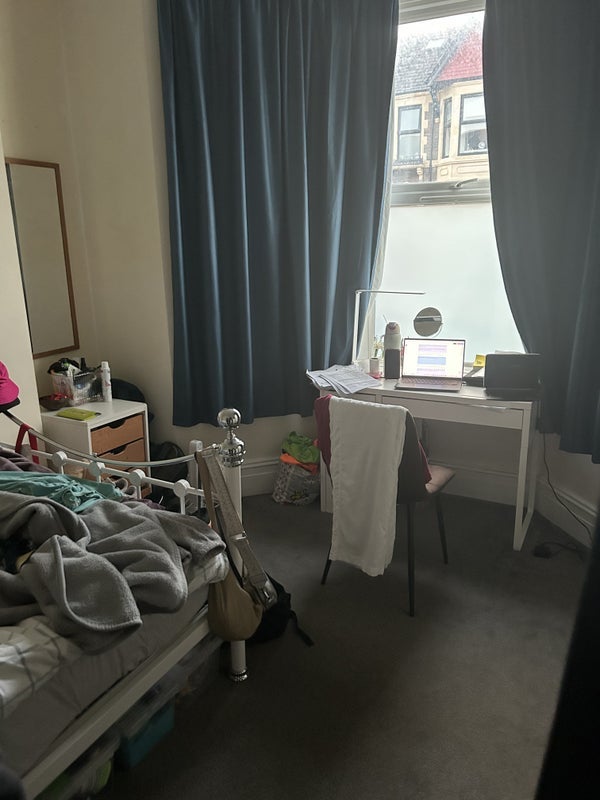 Room Monthermer Road in Cardiff