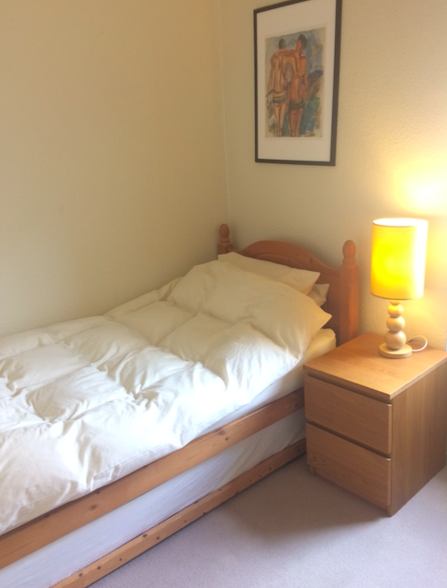 Room Baronscourt Road in City of Edinburgh