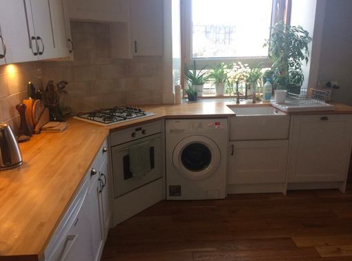 Room Baronscourt Road in City of Edinburgh
