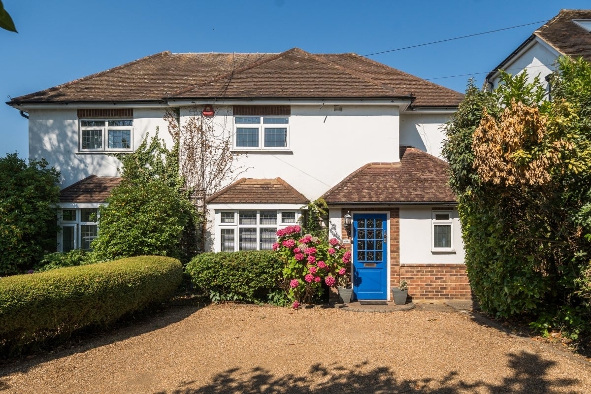 House Ember Lane in Elmbridge