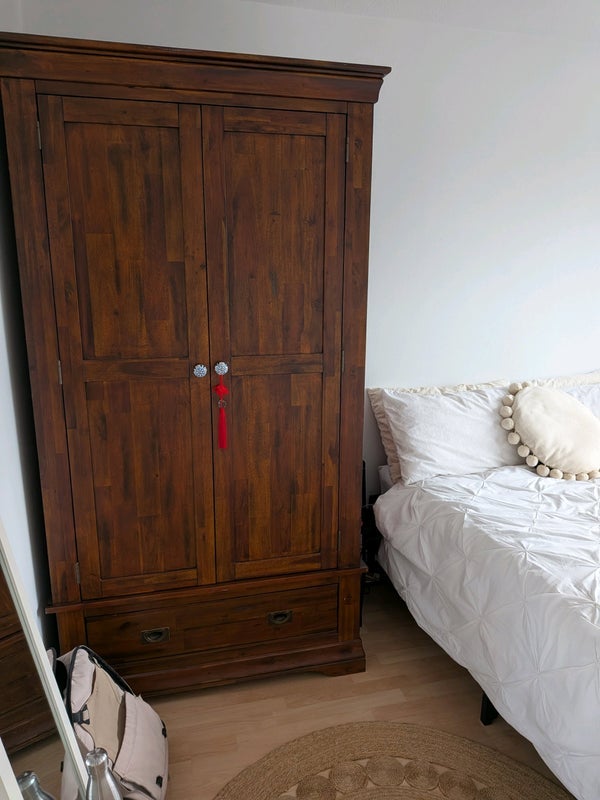 Room Shuttleworth Road in Greater London