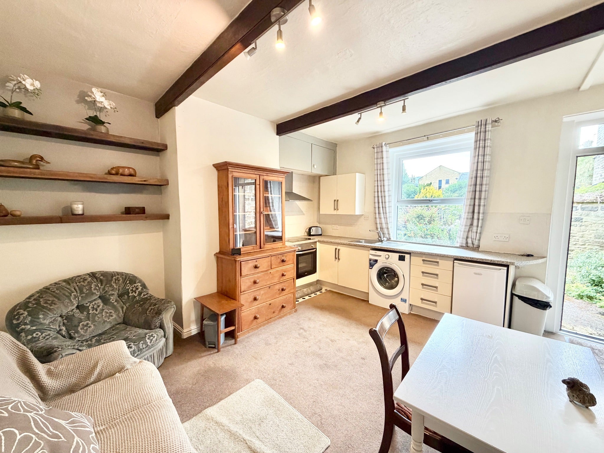 House Free School Lane in Calderdale