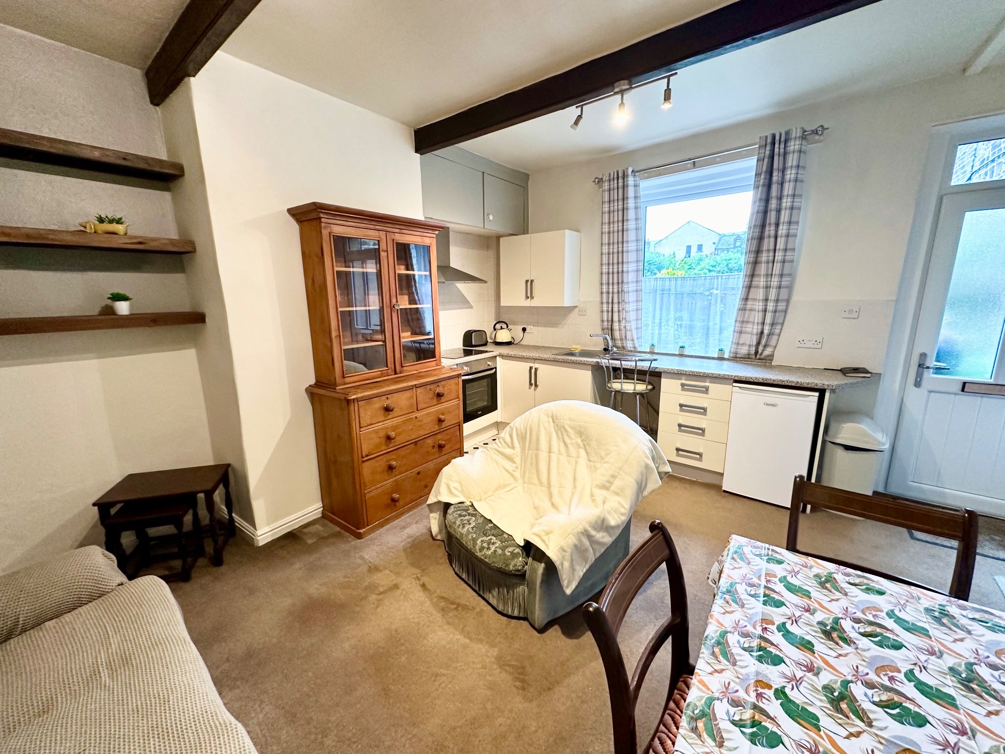 House Free School Lane in Calderdale