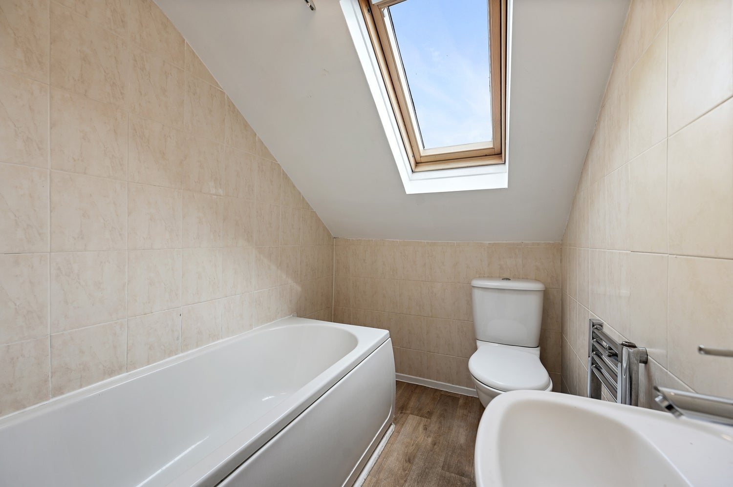 Room Francis Road in Watford