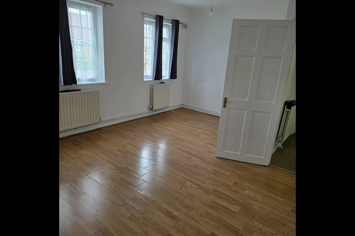 Flat Beechwood Gardens in Slough