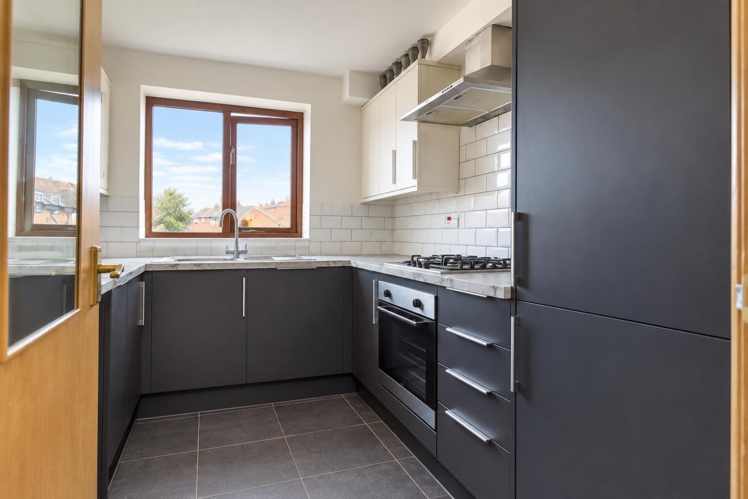 Flat Gloucester Road in Bristol