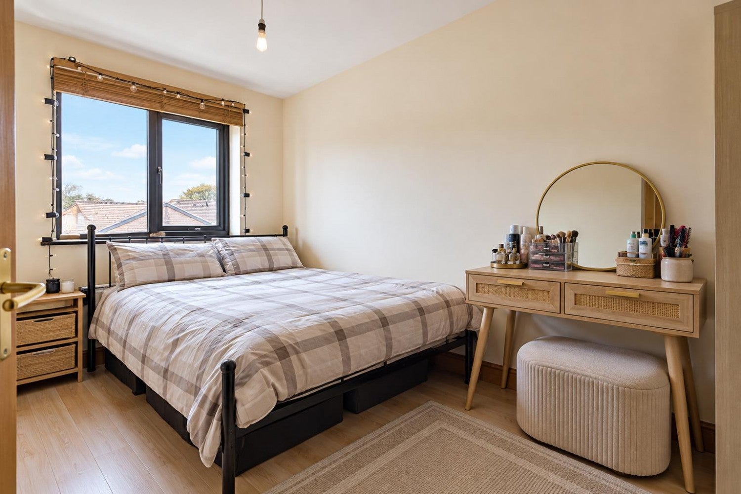 Flat Gloucester Road in Bristol