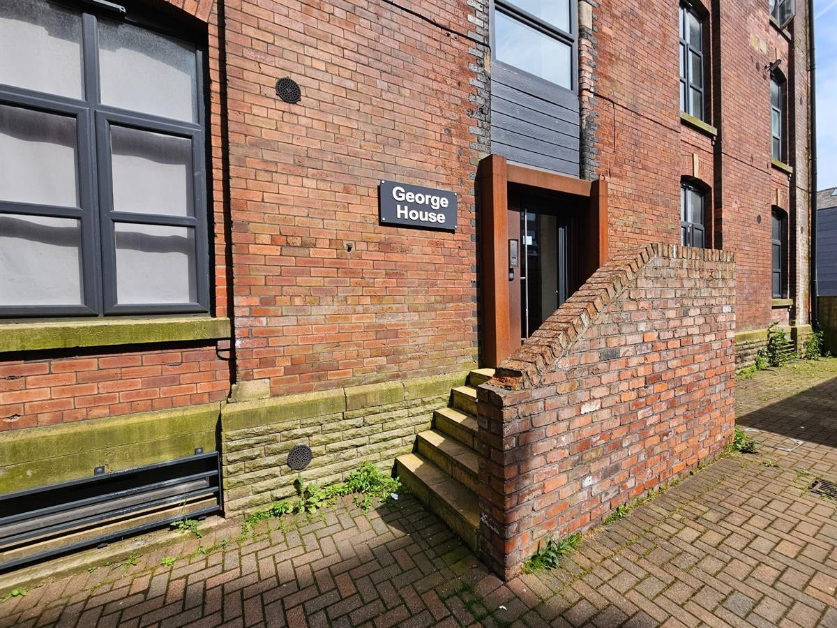 Flat Shiffnall Street in Bolton