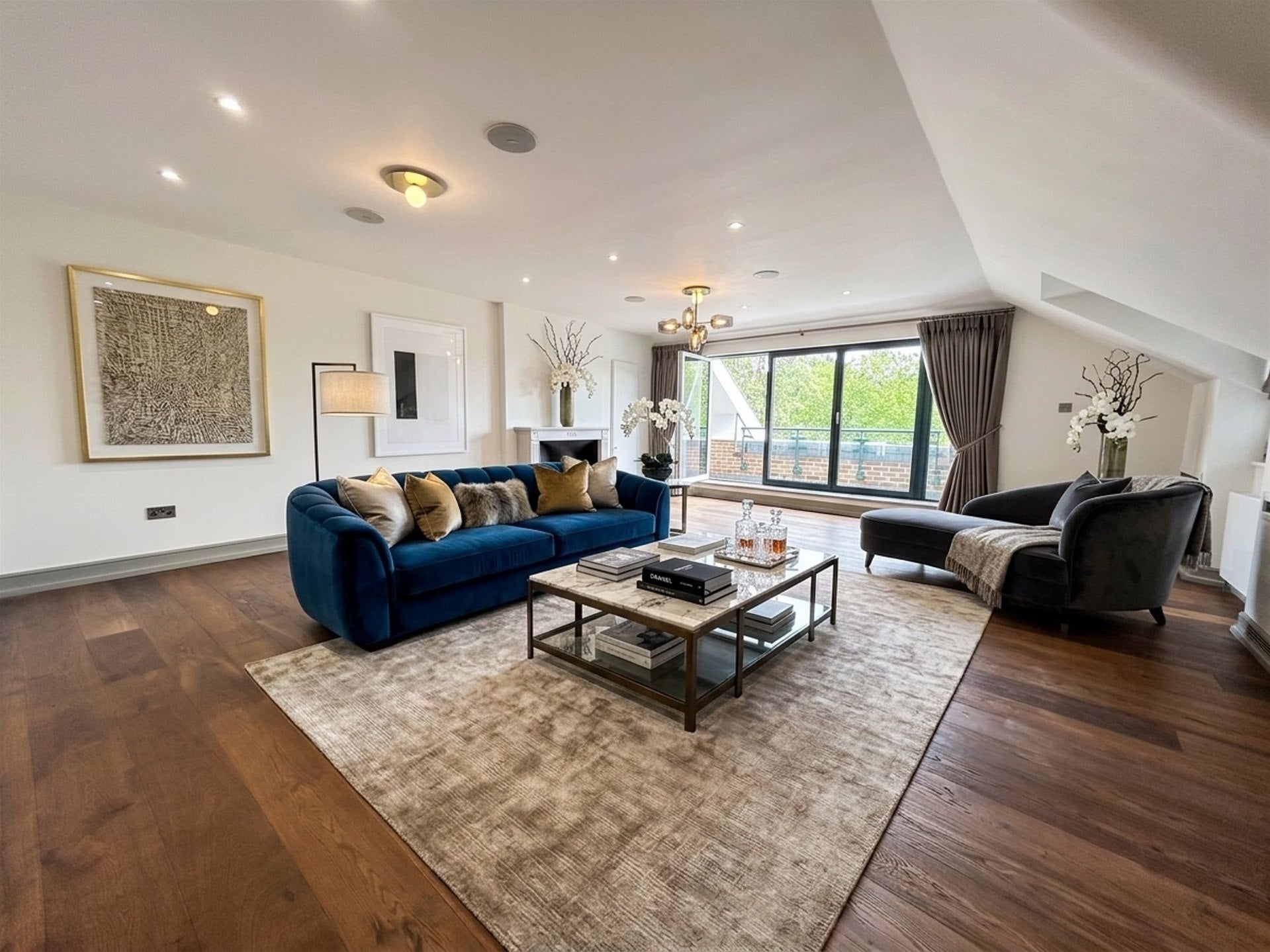 Flat Elsworthy Road in Greater London