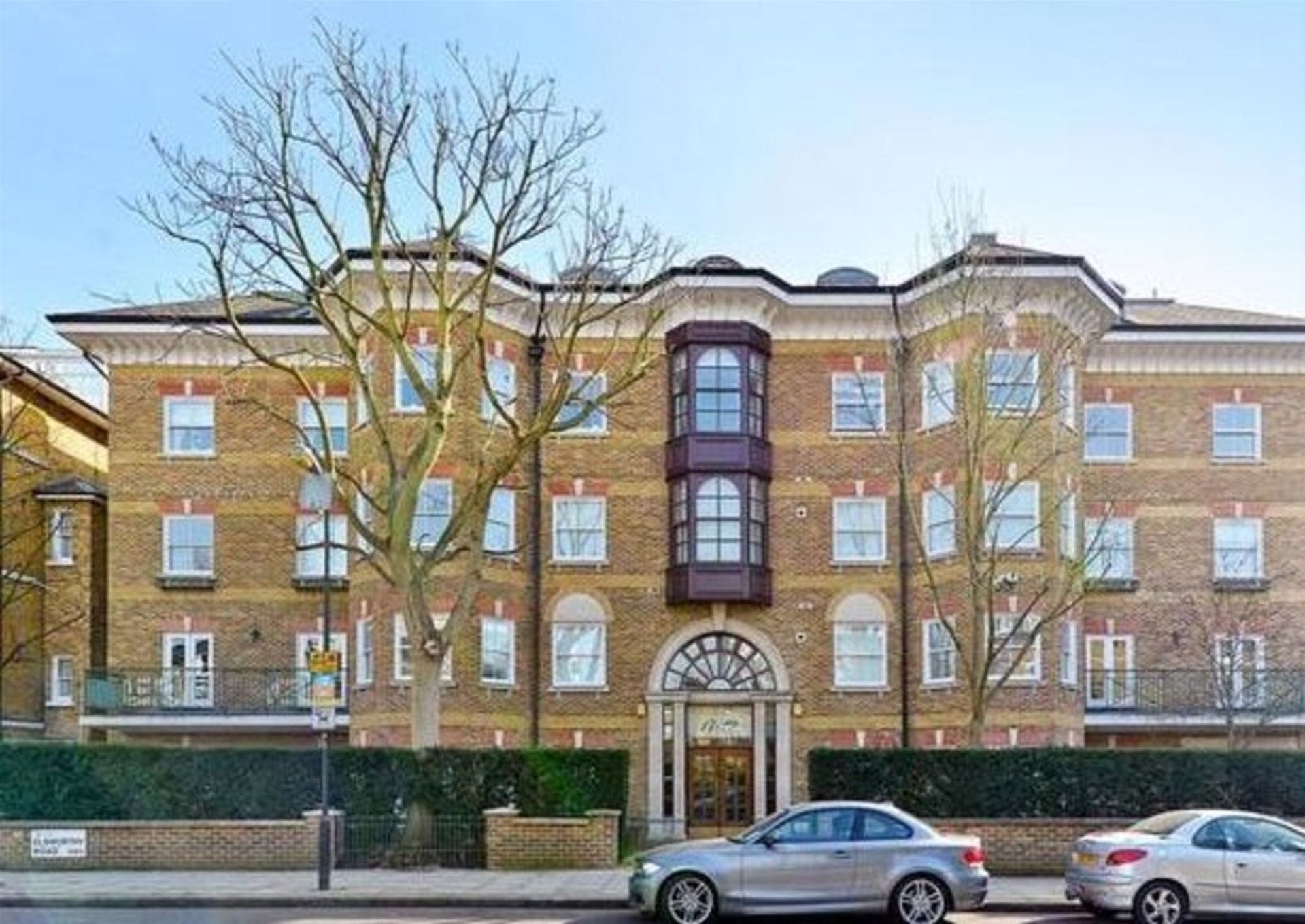 Flat Elsworthy Road in Greater London