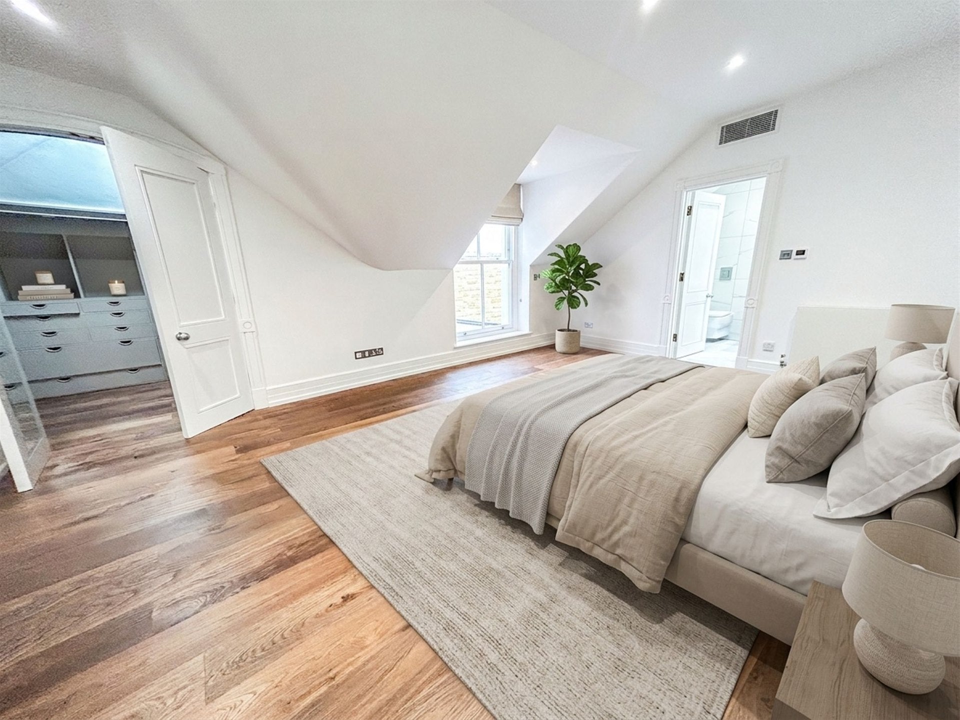 Flat Elsworthy Road in Greater London