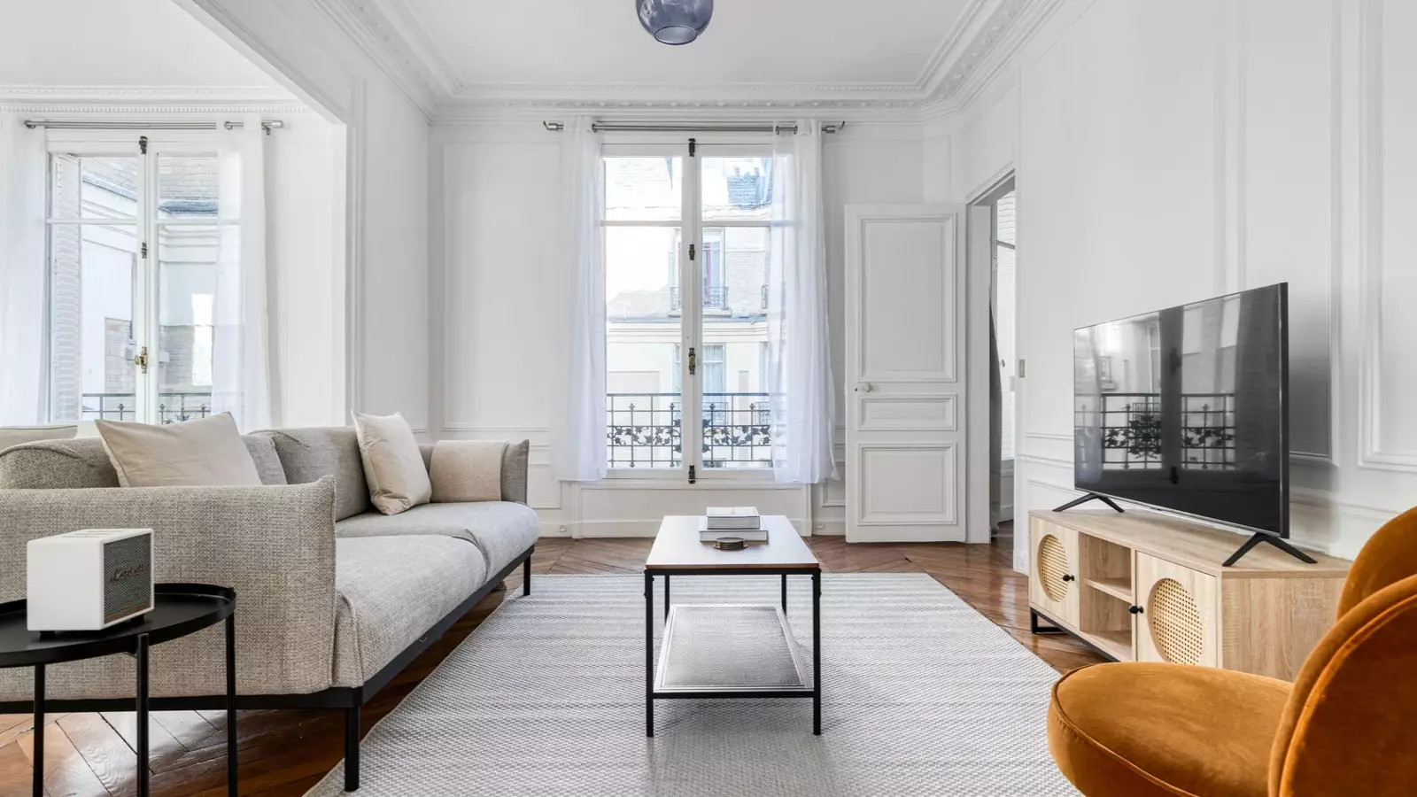 Flat Rue Jouffroy d'Abbans in Paris