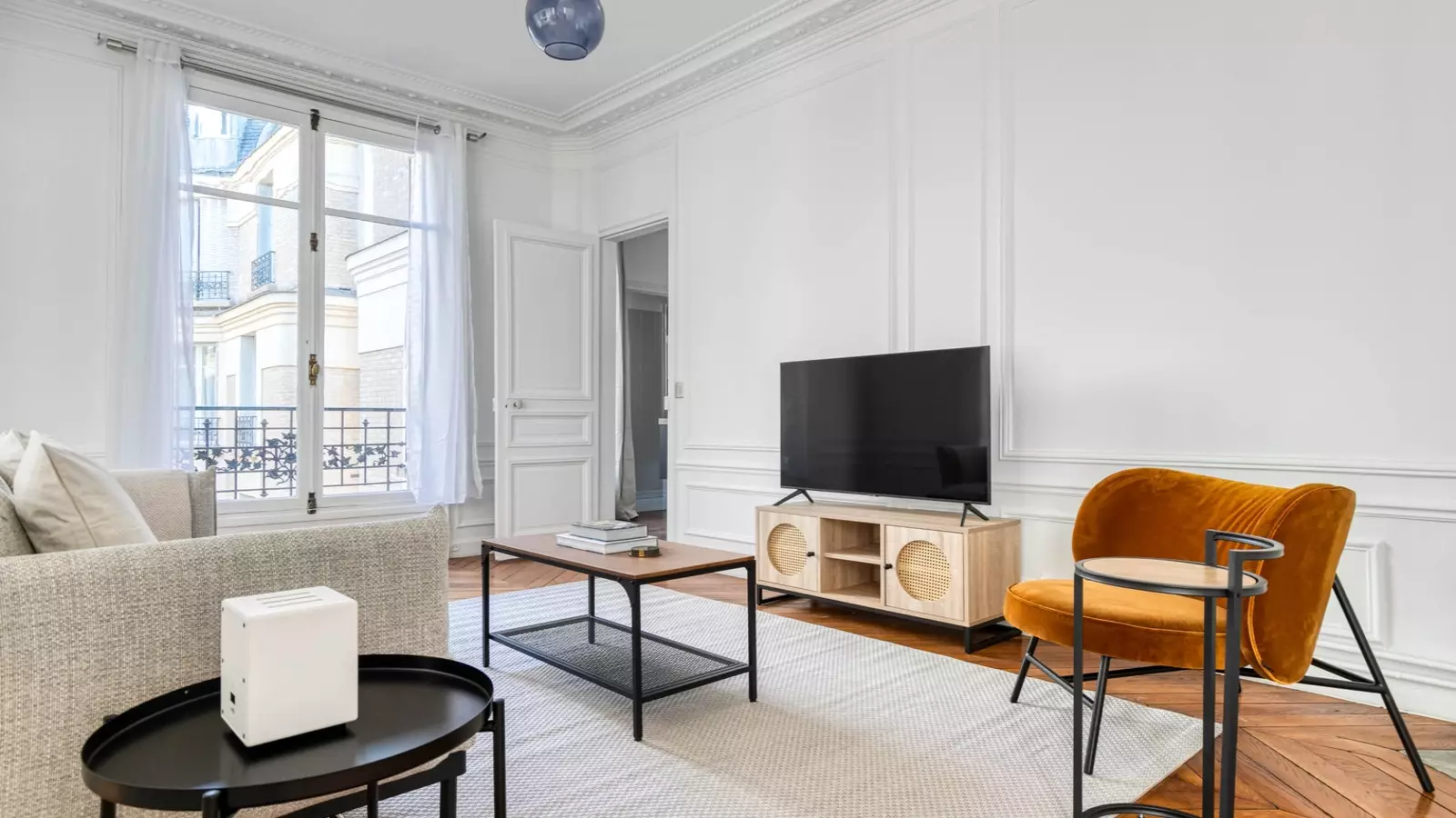 Flat Rue Jouffroy d'Abbans in Paris