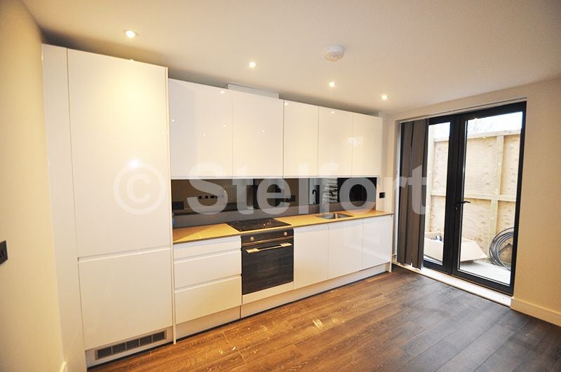 Flat Granville Road in Greater London