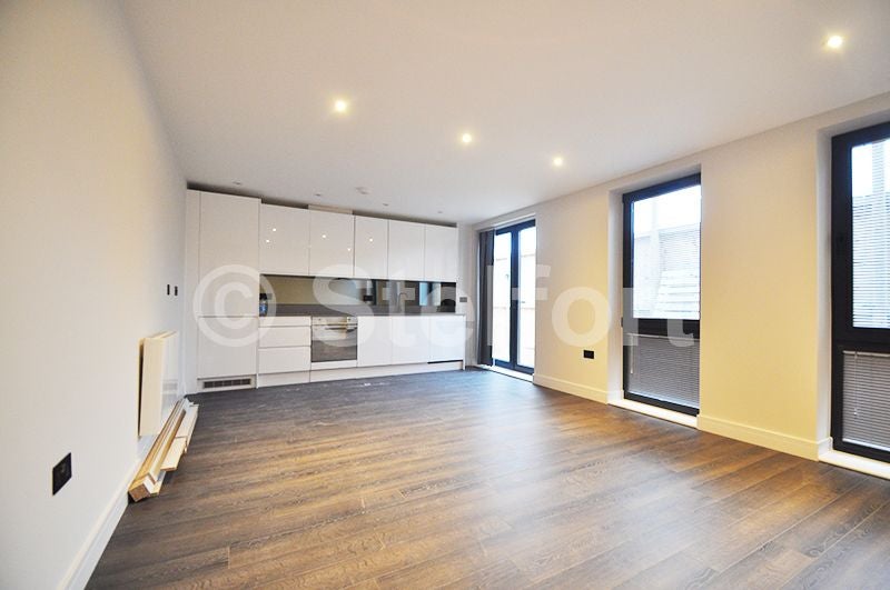 Flat Granville Road in Greater London