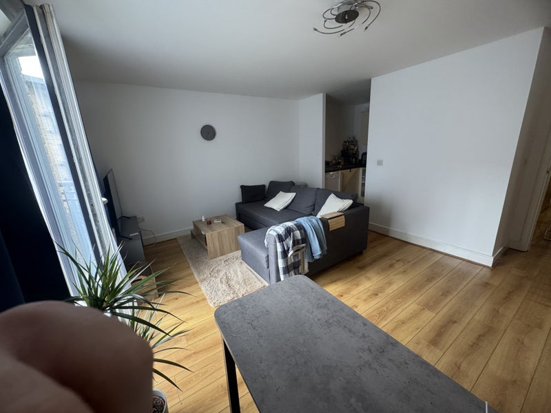 Room Talwin Street in Greater London
