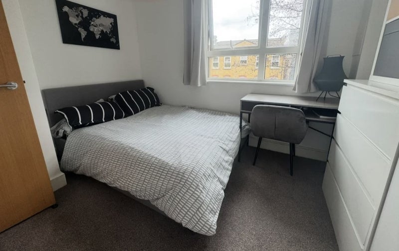 Room Talwin Street in Greater London