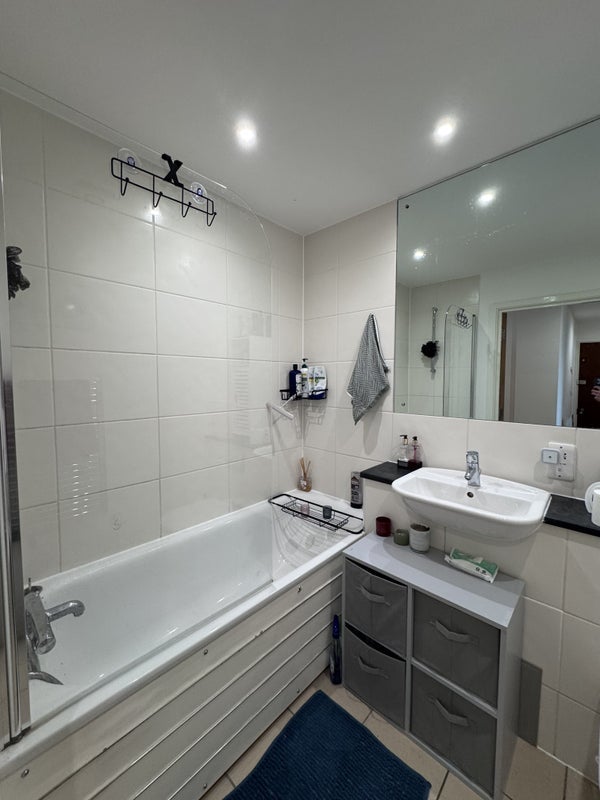 Room Talwin Street in Greater London
