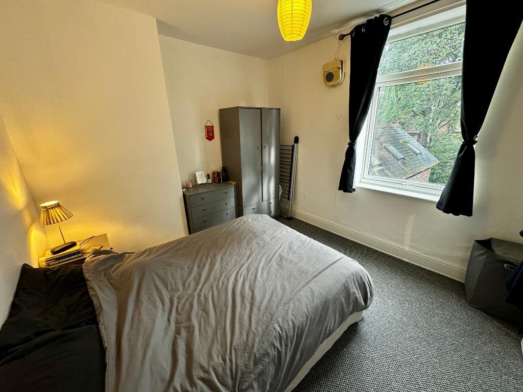 Flat Whitelow Road in Manchester