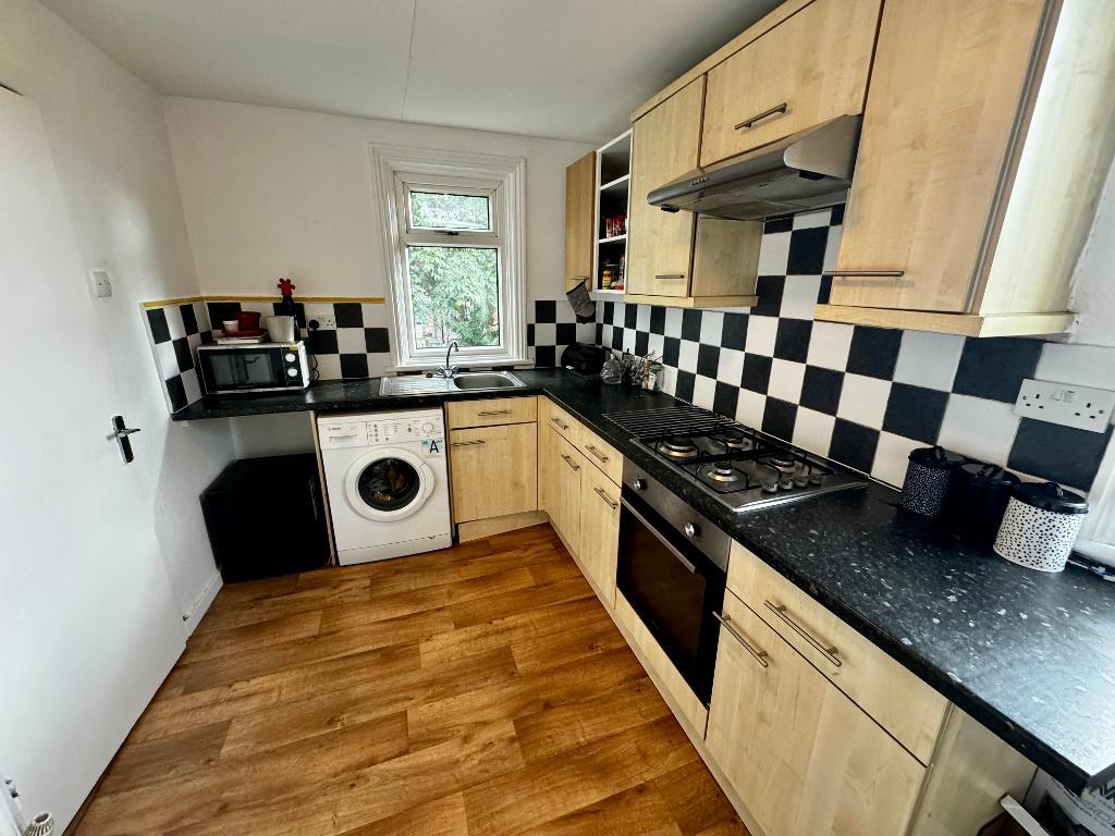 Flat Whitelow Road in Manchester