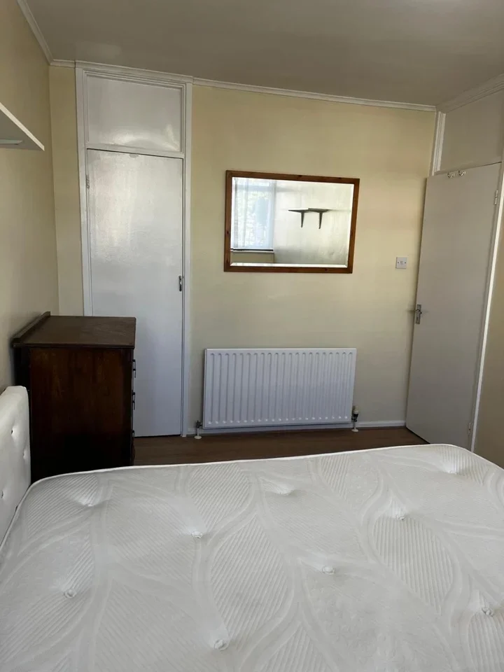 Room Tierney Road in Greater London