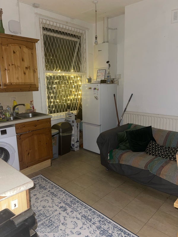 Flat Southey Road in Greater London